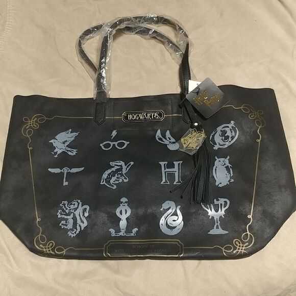 HP 10/21 💜-Harry Potter Hogwarts Tote - Picture 1 of 6